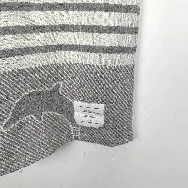 Thom Browne Thom Browne Gray Dolphin Print Casual Shorts - dmc Size US 26 / EU 42 - 4 Thumbnail