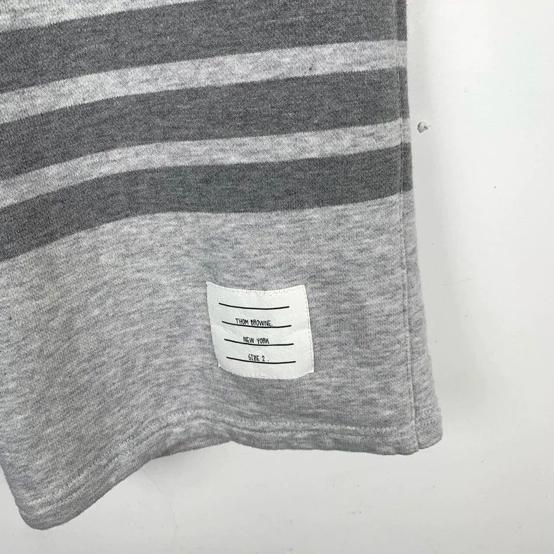 Thom Browne Thon Browne Classic Gray Cotton Casual Shorts - dmc Size US 26 / EU 42 - 4 Thumbnail