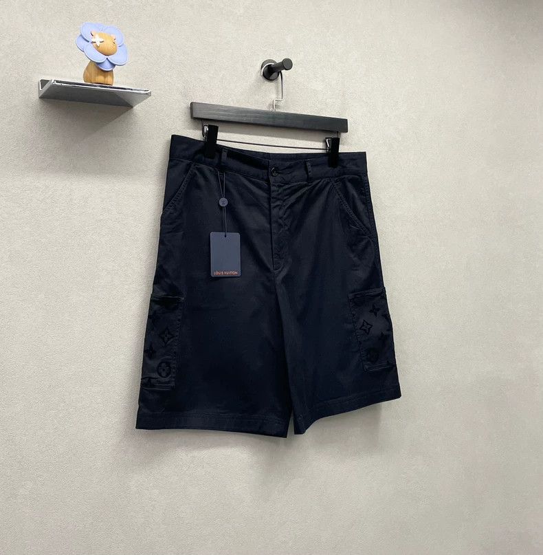 Louis Vuitton Black Summer Casual Shorts for Men - dmc Size US 31 - 3 Thumbnail