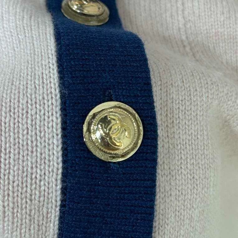 Chanel Pink Cashmere Cardigan by Chanel - dmc Size S / US 4 / IT 40 - 3 Thumbnail