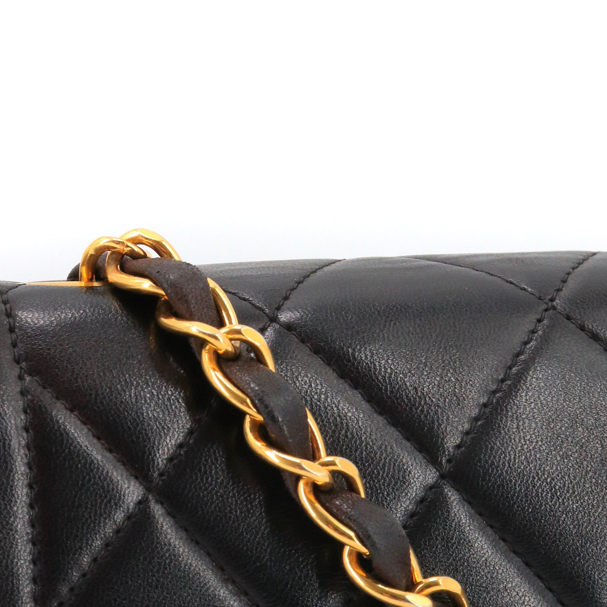 Chanel CHANEL - Diana Chanel shoulder bag in vintage black quilted leather Size ONE SIZE - 7 Thumbnail