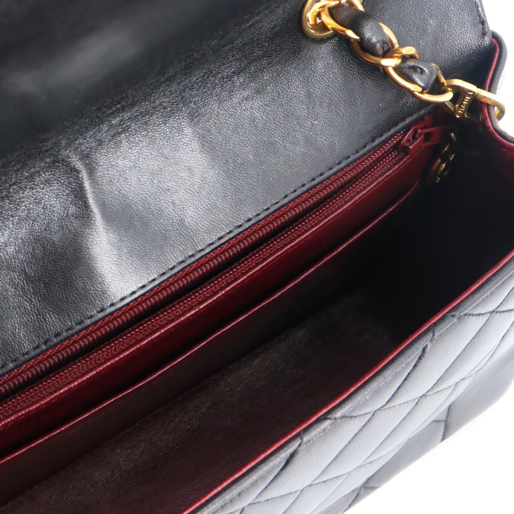 Chanel CHANEL - Diana Chanel shoulder bag in vintage black quilted leather Size ONE SIZE - 12 Thumbnail