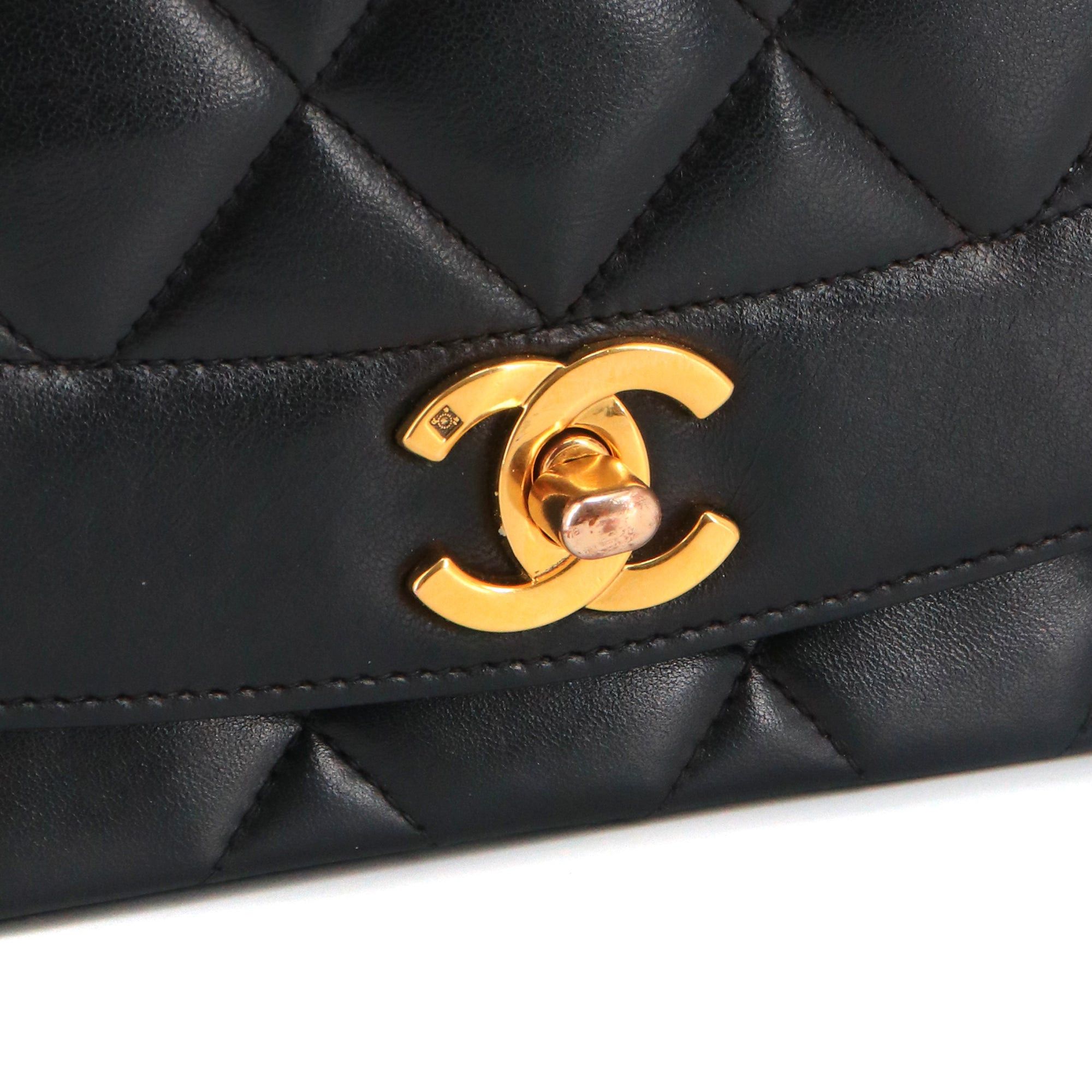 Chanel CHANEL - Diana Chanel shoulder bag in vintage black quilted leather Size ONE SIZE - 6 Thumbnail