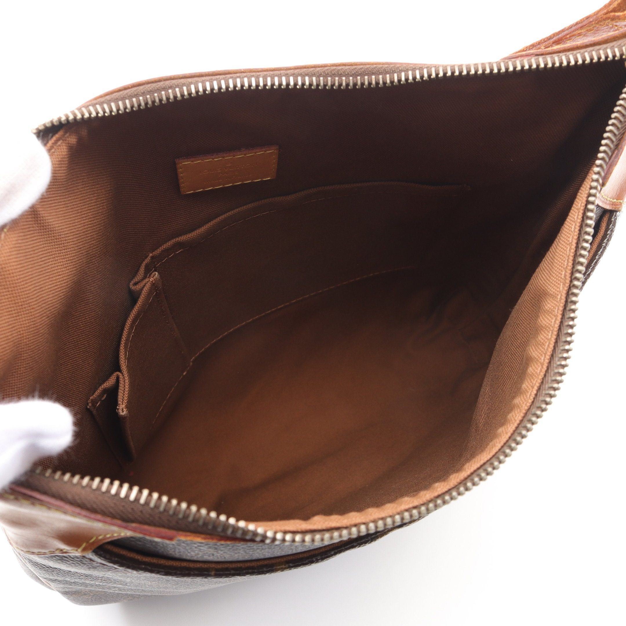 Louis Vuitton Louis Vuitton Odeon Mm Monogram Shoulder Bag Leather Brown Size ONE SIZE - 3 Thumbnail