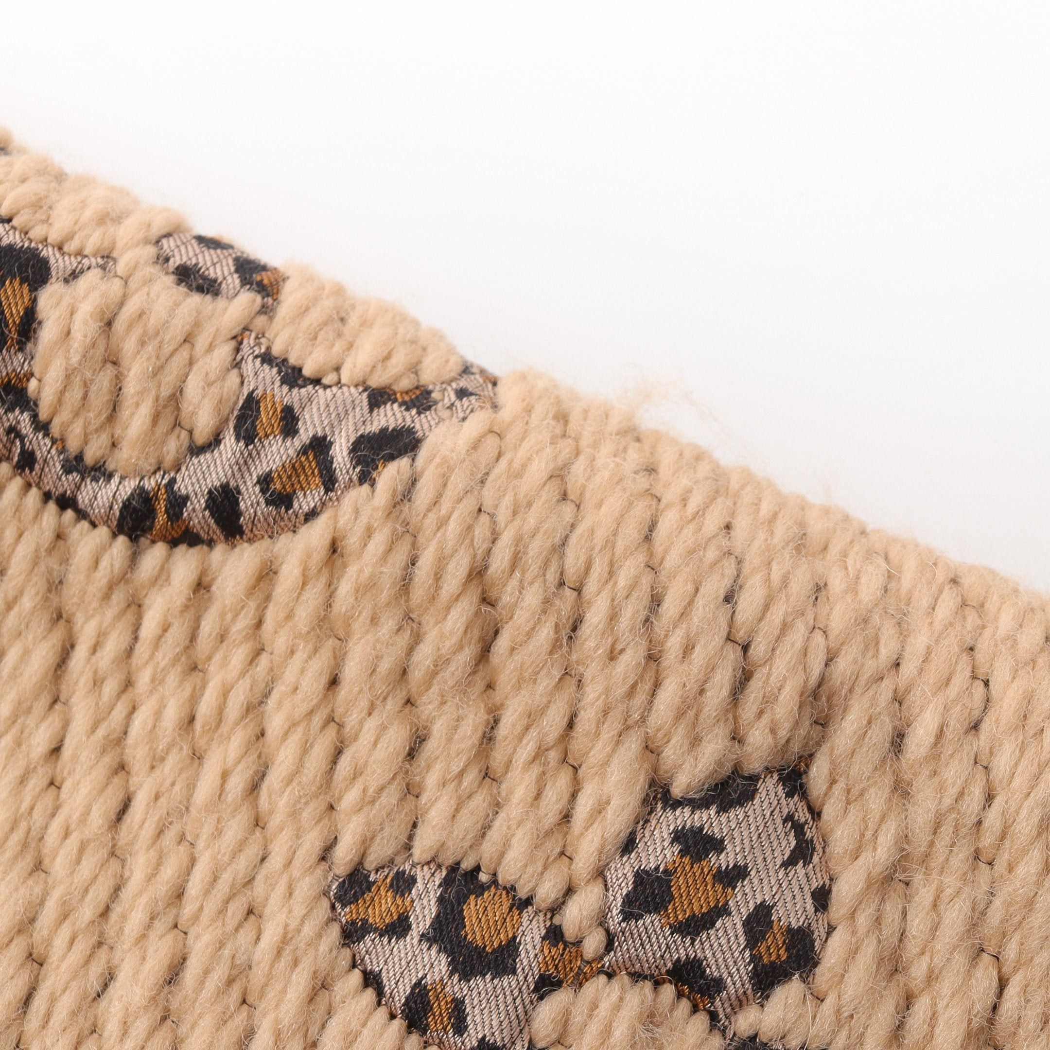 Louis Vuitton Louis Vuitton Écharpe Giant Monogram Scarf Wool Silk Beige Black Size ONE SIZE - 5 Thumbnail