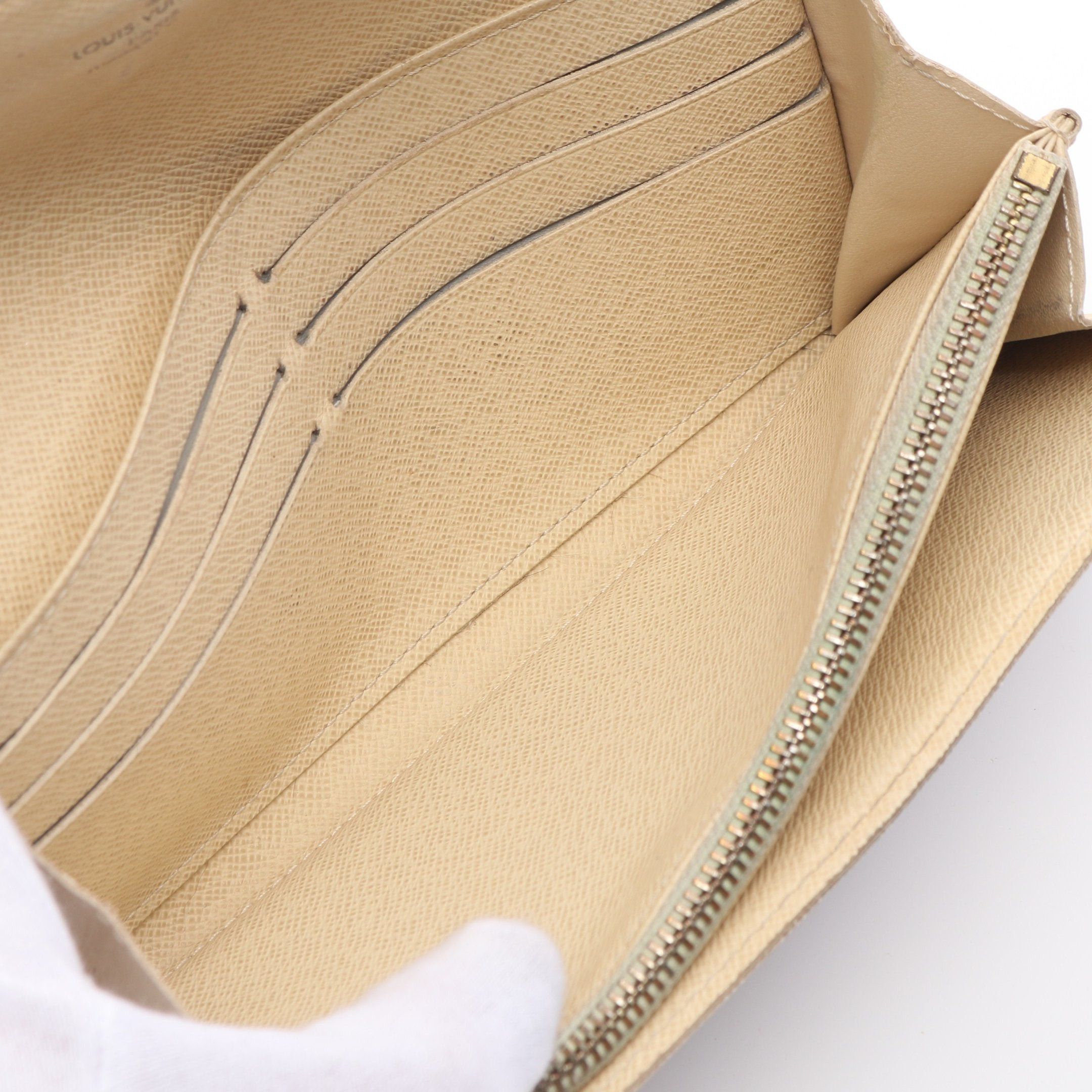 Louis Vuitton Louis Vuitton Portefeuil Sara Damier Azur Bi-Fold Long Wallet Leather White Size ONE SIZE - 12 Thumbnail