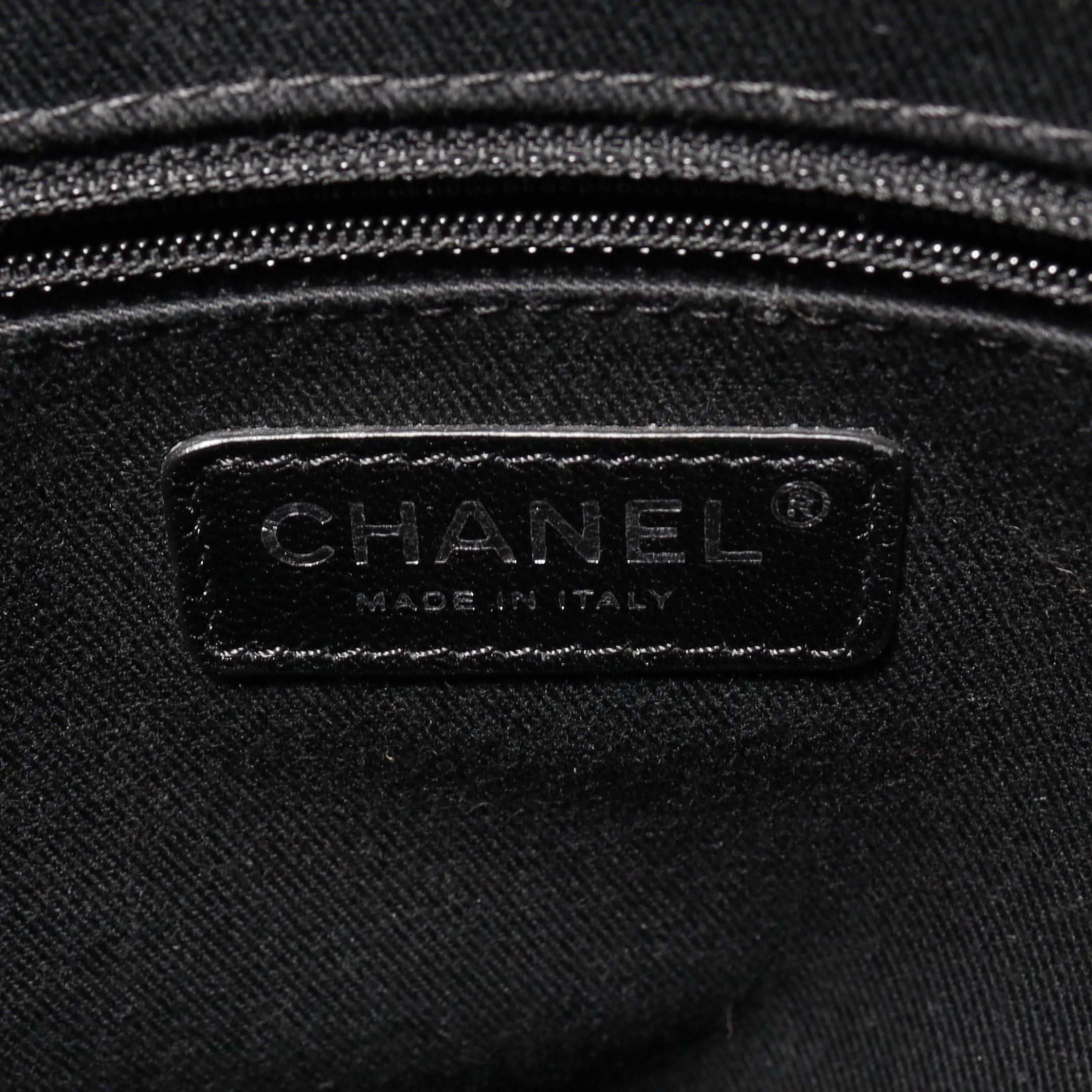 Chanel Chanel Matelasse Chain Shoulder Bag Tote Caviar Skin Blue Antique Silver Hardware Metallic Size ONE SIZE - 4 Thumbnail