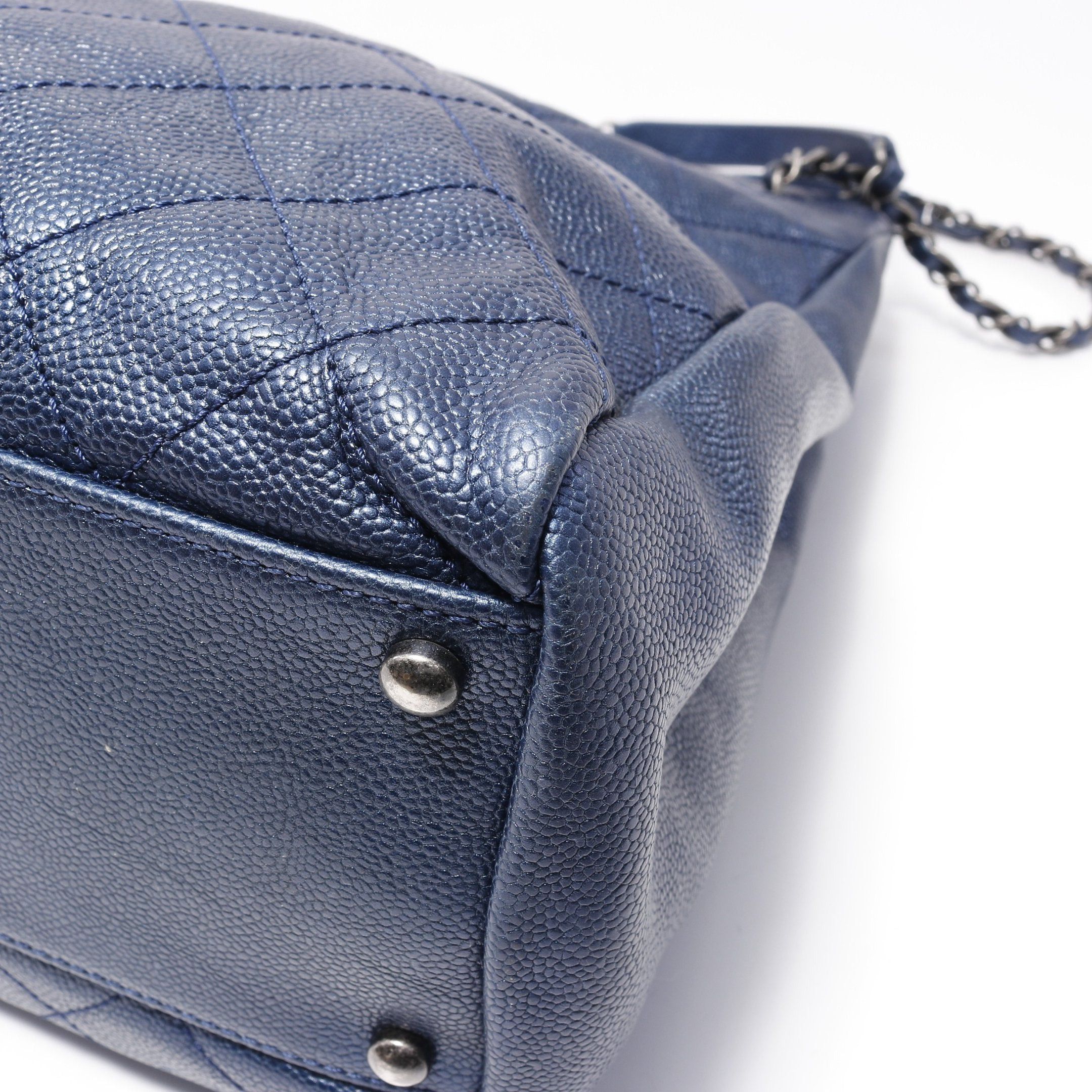 Chanel Chanel Matelasse Chain Shoulder Bag Tote Caviar Skin Blue Antique Silver Hardware Metallic Size ONE SIZE - 6 Thumbnail