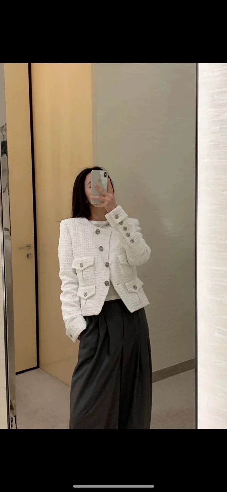 Chanel Chanel White Pocket Round Neck Jacket- DMC Size US M / EU 48-50 / 2 - 7 Thumbnail