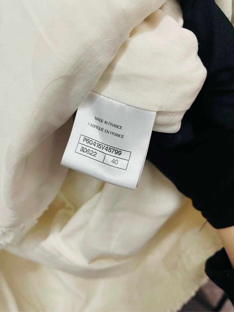 Chanel Chanel White Four-Pocket Tweed Jacket- DMC Size US M / EU 48-50 / 2 - 2 Thumbnail