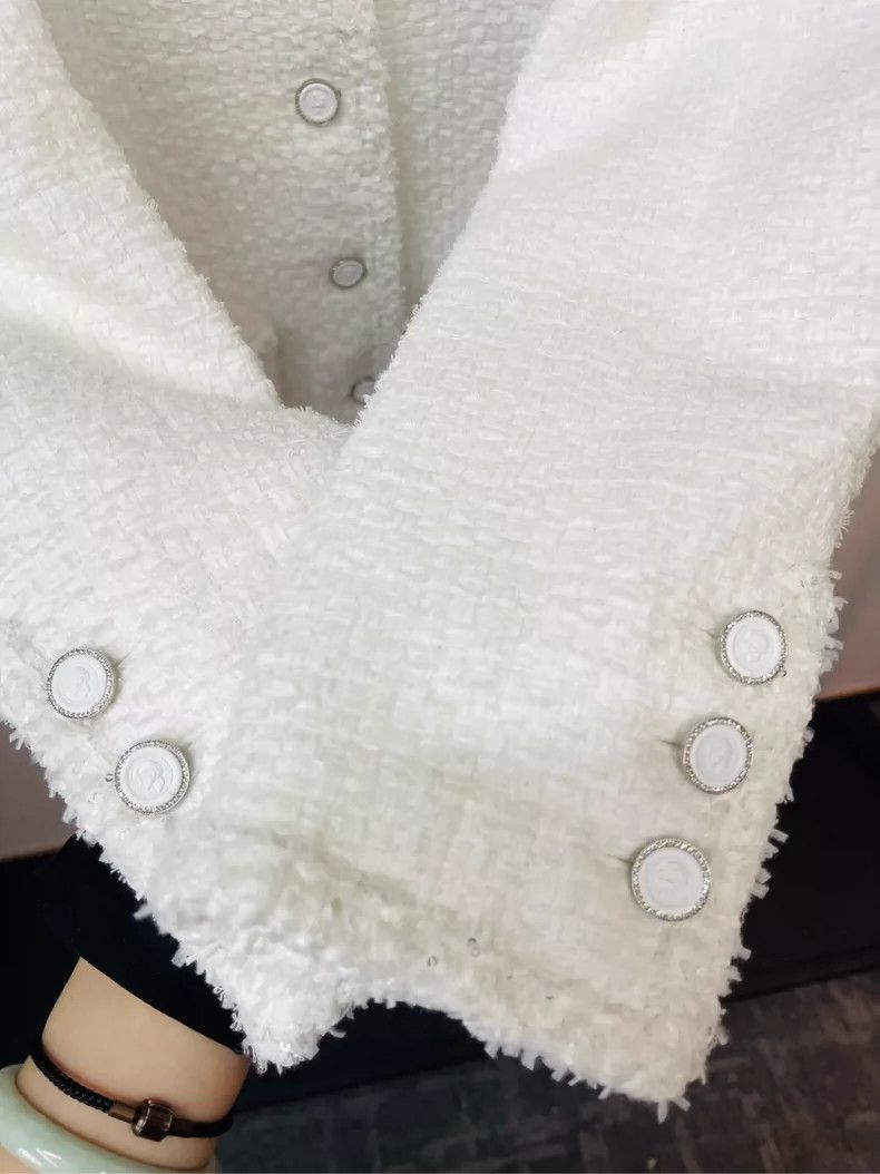 Chanel Chanel White Tweed Coat with Pockets- DMC Size US M / EU 48-50 / 2 - 3 Thumbnail