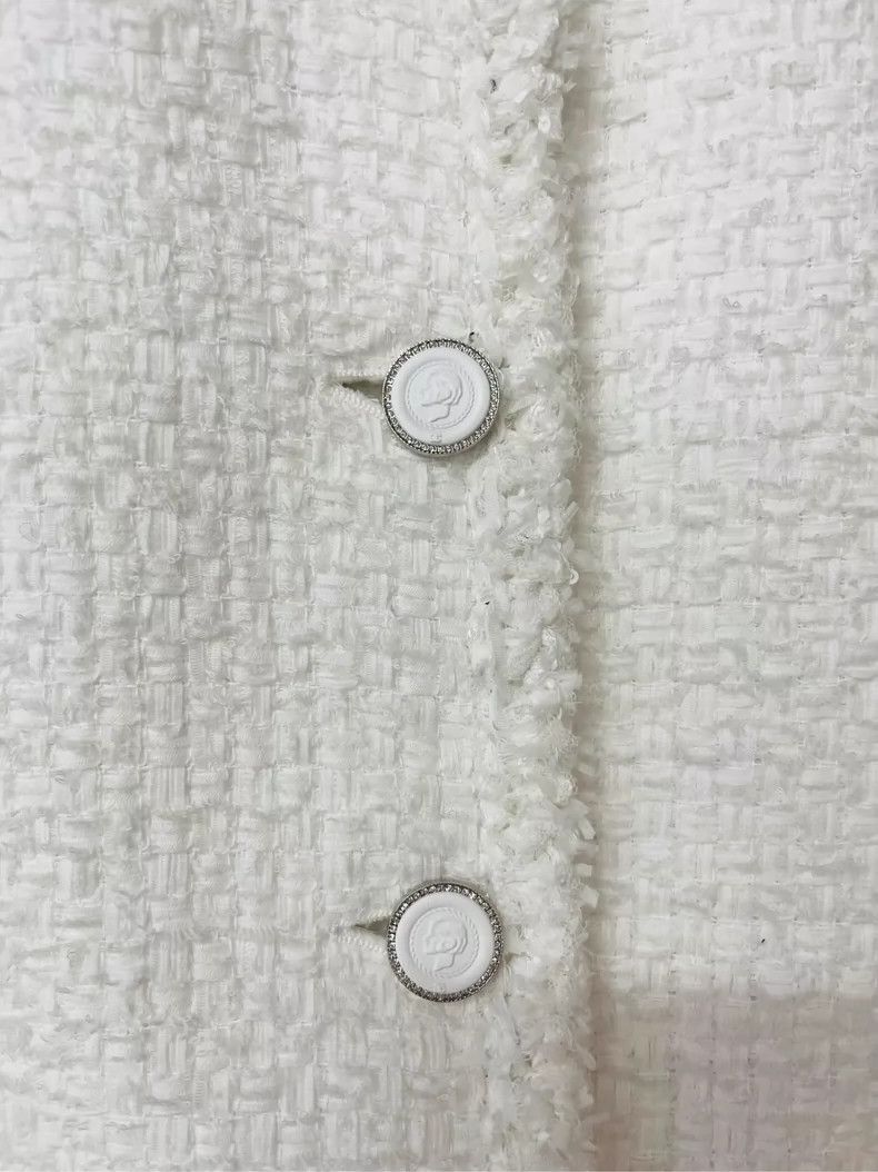 Chanel Chanel White Tweed Coat with Pockets- DMC Size US M / EU 48-50 / 2 - 4 Thumbnail