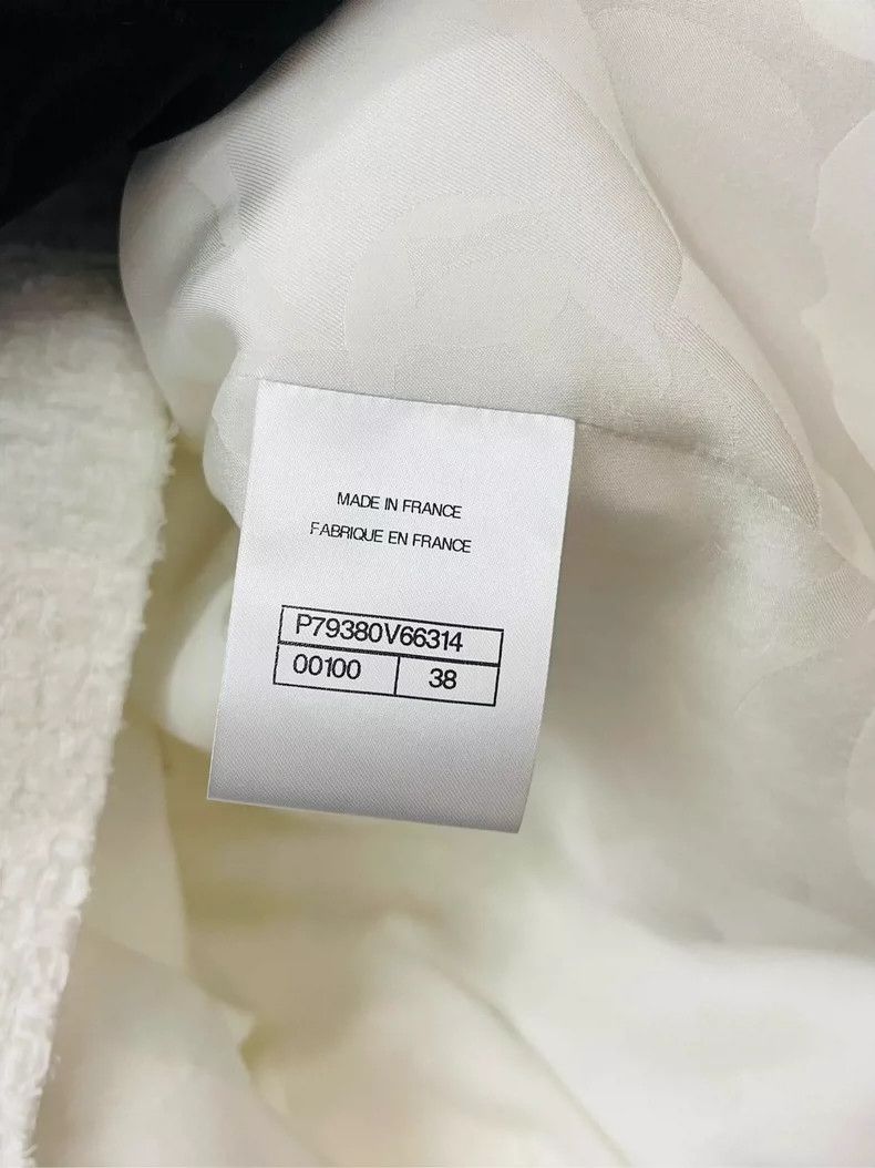 Chanel Chanel White Tweed Coat with Pockets- DMC Size US M / EU 48-50 / 2 - 5 Thumbnail