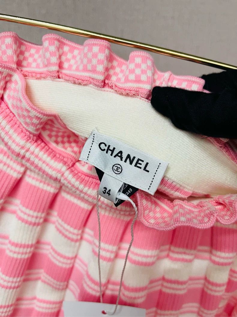 Chanel Chanel Pink Striped Stretch Skirt- DMC Size US 34 / EU 50 - 3 Thumbnail