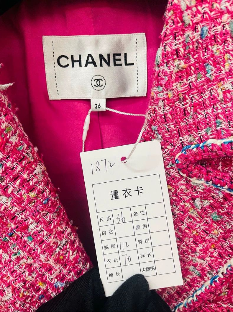 Chanel Pink Tweed Jacket with Glass Buttons- DMC Size US M / EU 48-50 / 2 - 2 Thumbnail