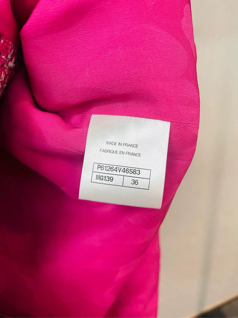 Chanel Pink Tweed Jacket with Glass Buttons- DMC Size US M / EU 48-50 / 2 - 5 Thumbnail