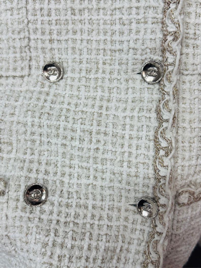 Chanel Chanel White Tweed Jacket from 25C Collection- DMC Size US M / EU 48-50 / 2 - 5 Thumbnail