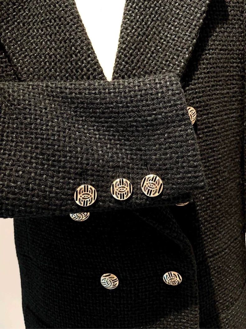 Chanel Chanel Black Tweed Double-Breasted Blazer- DMC Size US S / EU 44-46 / 1 - 5 Thumbnail