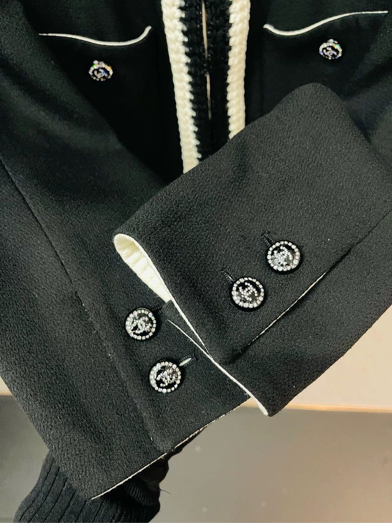 Chanel Chanel Black and White Crop Jacket- DMC Size US M / EU 48-50 / 2 - 3 Thumbnail