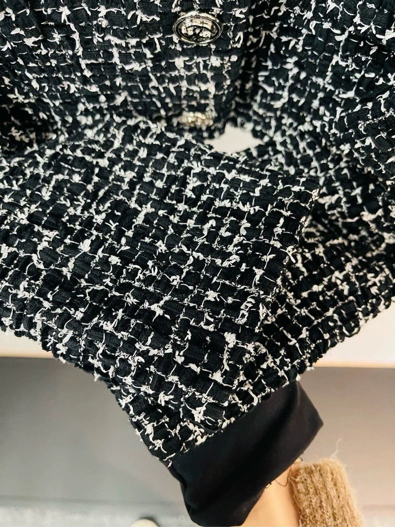 Chanel Chanel Black and White Tweed Jacket- DMC Size US M / EU 48-50 / 2 - 4 Thumbnail