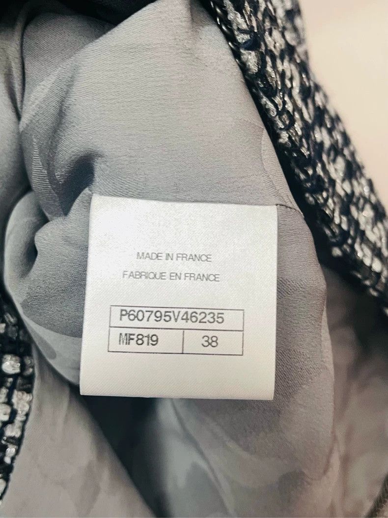 Chanel Chanel Blue and White Tweed Jacket F38- DMC Size US M / EU 48-50 / 2 - 3 Thumbnail
