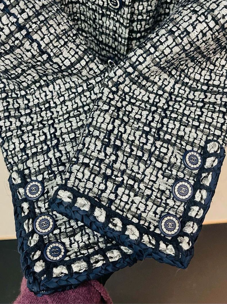 Chanel Chanel Blue and White Tweed Jacket F38- DMC Size US M / EU 48-50 / 2 - 4 Thumbnail
