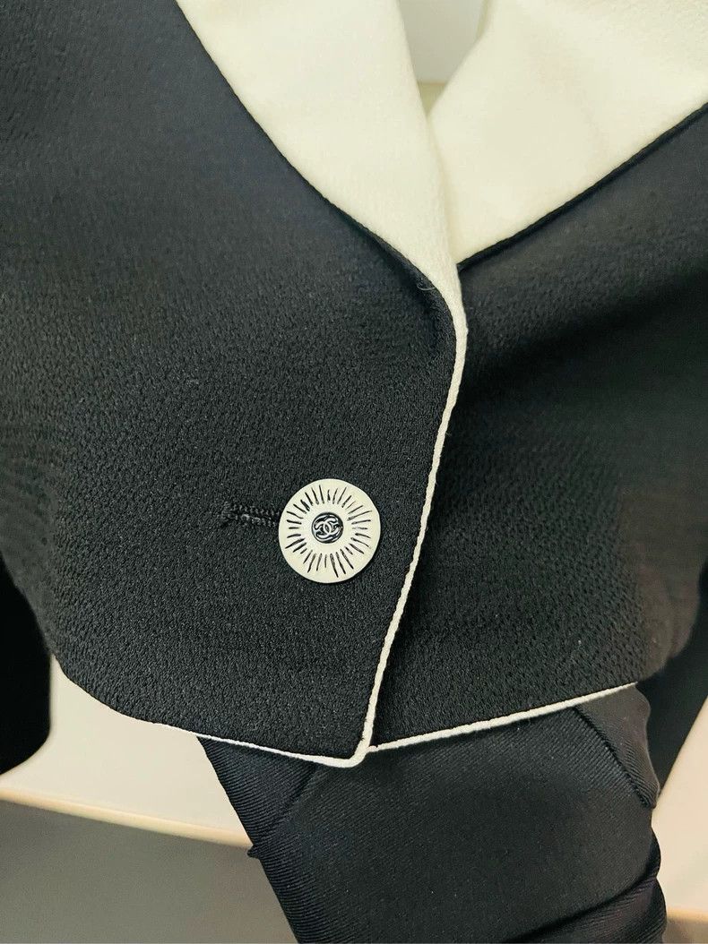 Chanel Chanel Black and White Silk Short Jacket- DMC Size US M / EU 48-50 / 2 - 2 Thumbnail