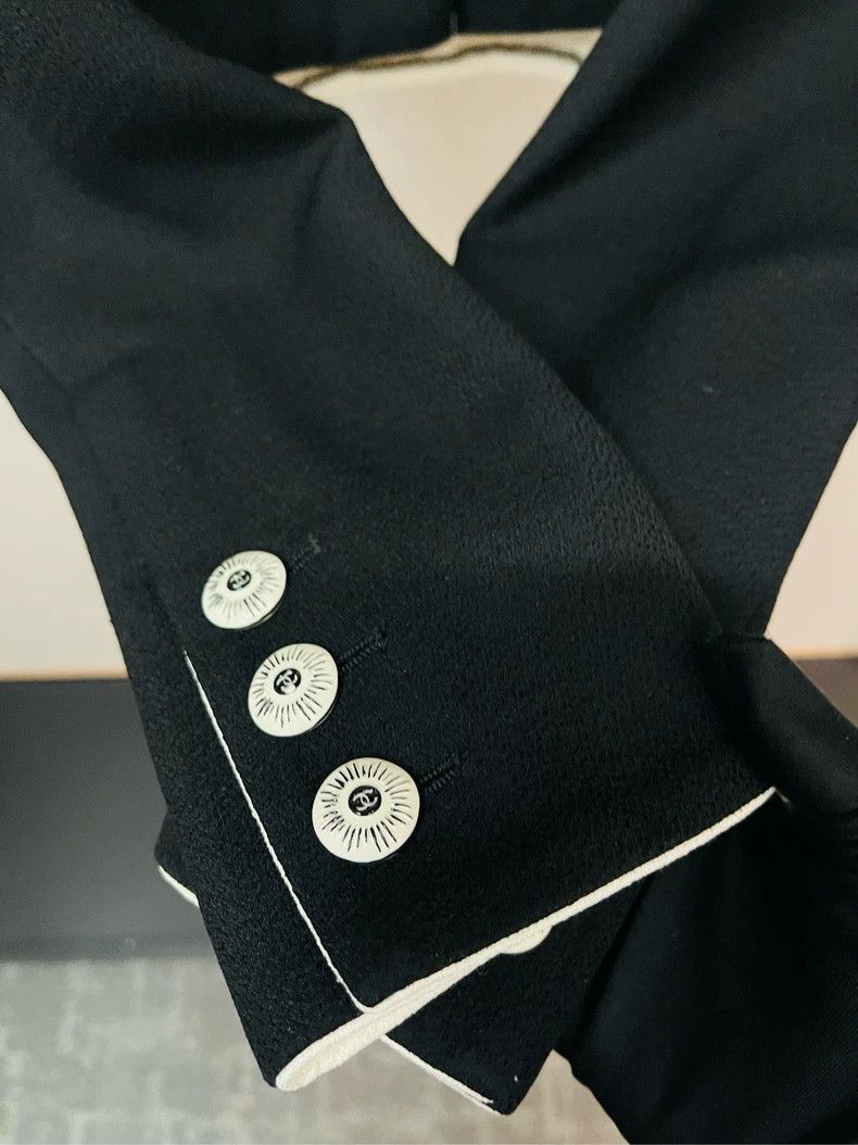 Chanel Chanel Black and White Silk Short Jacket- DMC Size US M / EU 48-50 / 2 - 5 Thumbnail