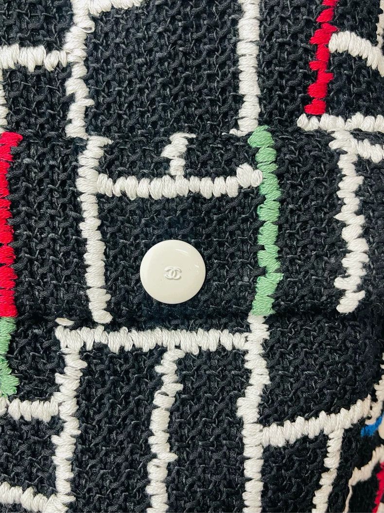 Chanel Black and White Tweed Chanel Jacket- DMC Size US M / EU 48-50 / 2 - 3 Thumbnail