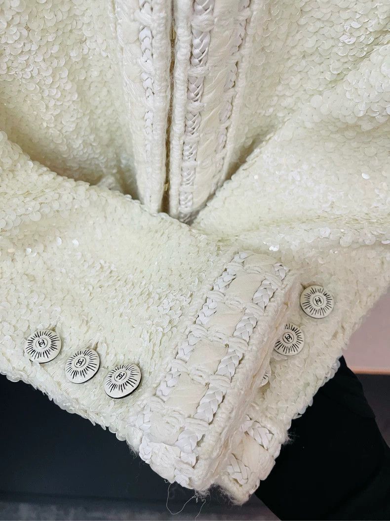 Chanel Chanel White Navy Collar Sequined Jacket- DMC Size US M / EU 48-50 / 2 - 3 Thumbnail