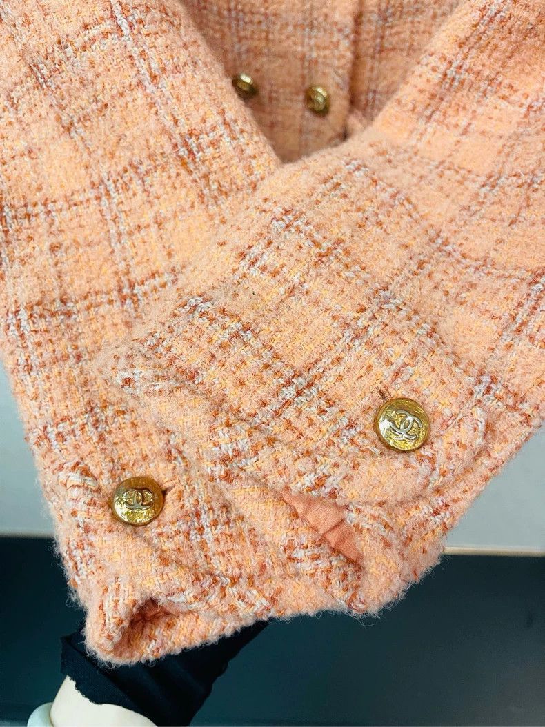 Chanel Chanel Pink Tweed Jacket F40 with Buttons- DMC Size US M / EU 48-50 / 2 - 2 Thumbnail