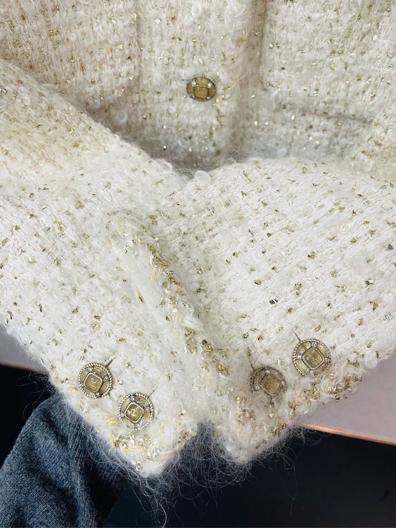 Chanel Chanel White Tweed Jacket with Glass Buttons- DMC Size US S / EU 44-46 / 1 - 4 Thumbnail