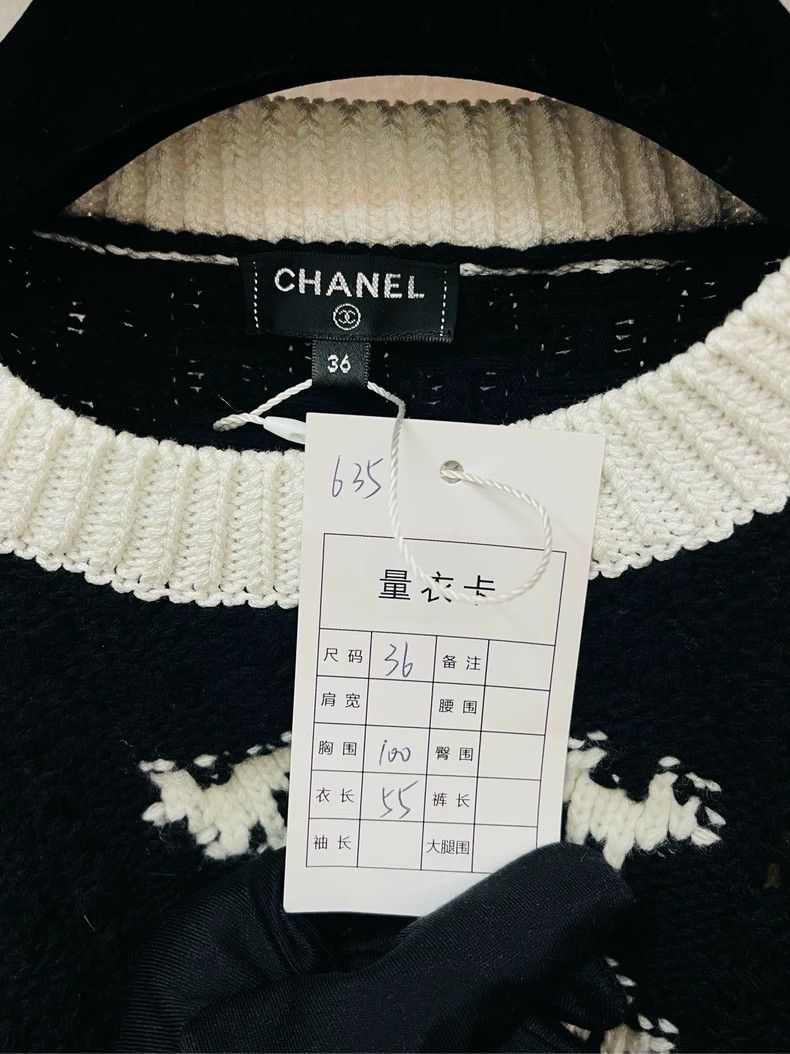 Chanel Chanel Handcrafted Black and White Sweater- DMC Size US M / EU 48-50 / 2 - 2 Thumbnail