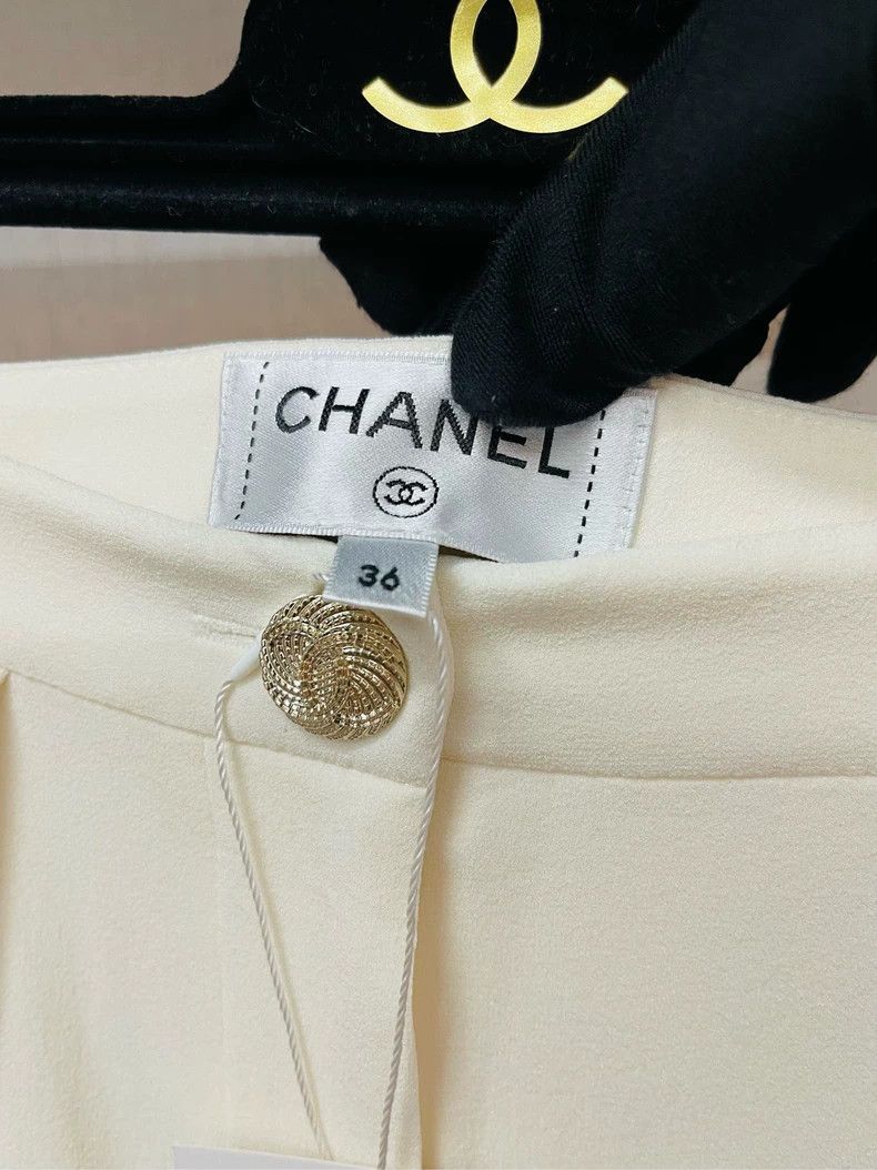 Chanel Chanel Beige Silk Pants for Sale- DMC Size US 36 / EU 52 - 3 Thumbnail
