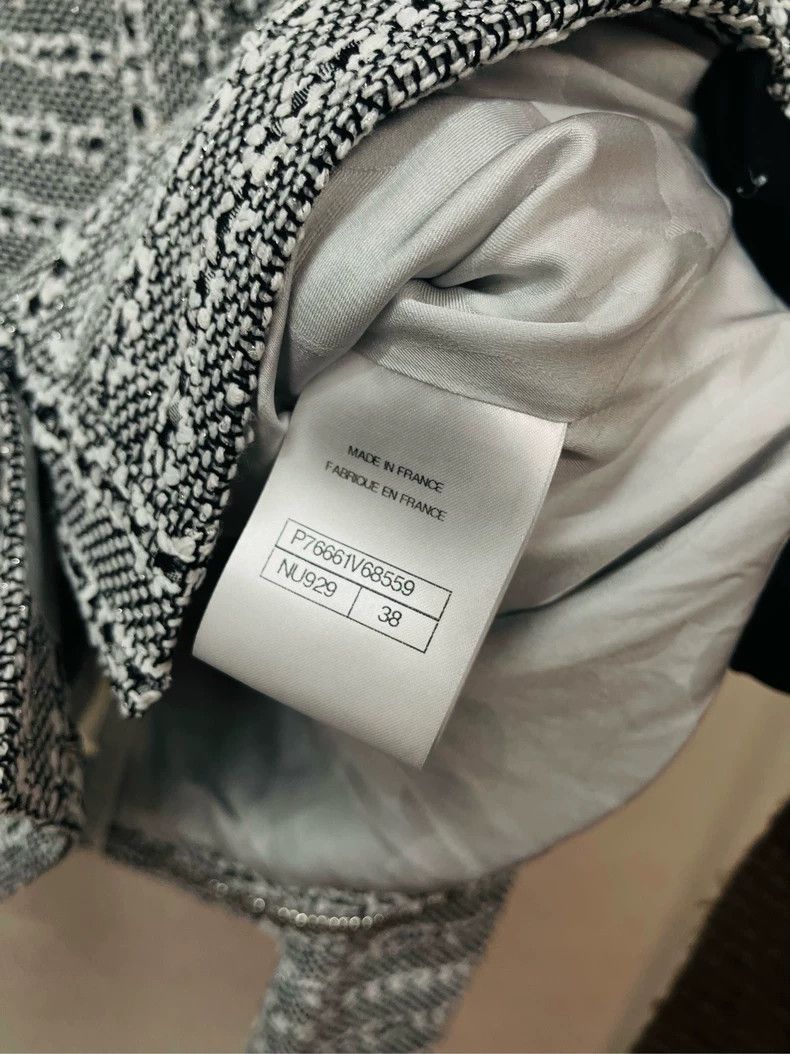 Chanel Chanel Gray Tweed Cropped Jacket- DMC Size US M / EU 48-50 / 2 - 4 Thumbnail