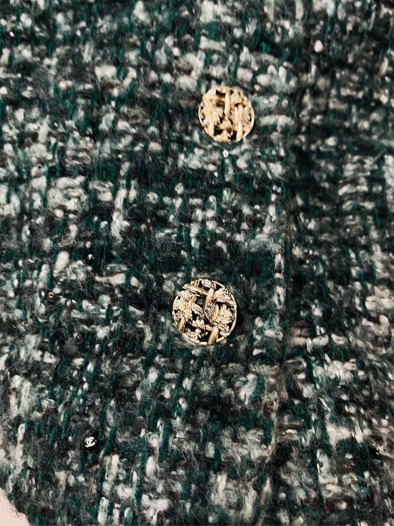 Chanel Chanel Green Tweed Jacket with Buttons- DMC Size US M / EU 48-50 / 2 - 2 Thumbnail