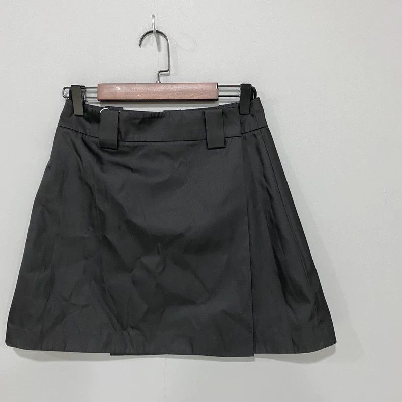 Prada Prada Nylon Triangle Logo Short Skirt- DMC Size US 36 / EU 52 - 2 Thumbnail