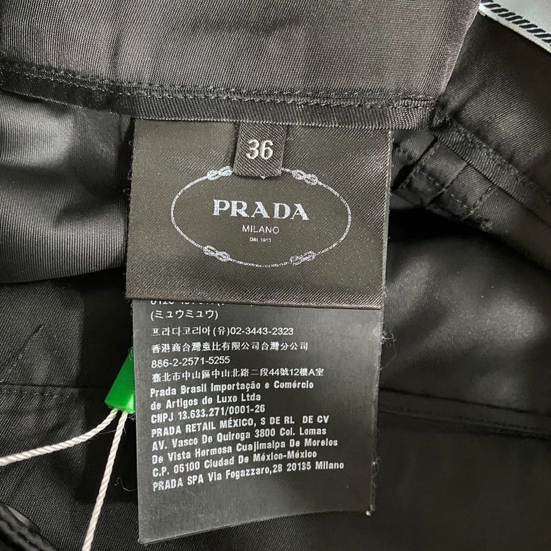 Prada Prada Nylon Triangle Logo Short Skirt- DMC Size US 36 / EU 52 - 6 Thumbnail