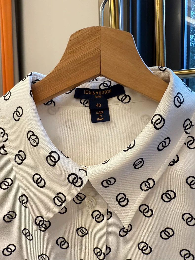 Louis Vuitton Louis Vuitton Printed Long Sleeve Shirt Size 40- DMC Size US M / EU 48-50 / 2 - 2 Thumbnail