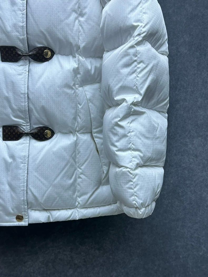 Louis Vuitton Louis Vuitton White Long Sleeve Puffer Jacket- DMC Size US XS / EU 42 / 0 - 3 Thumbnail