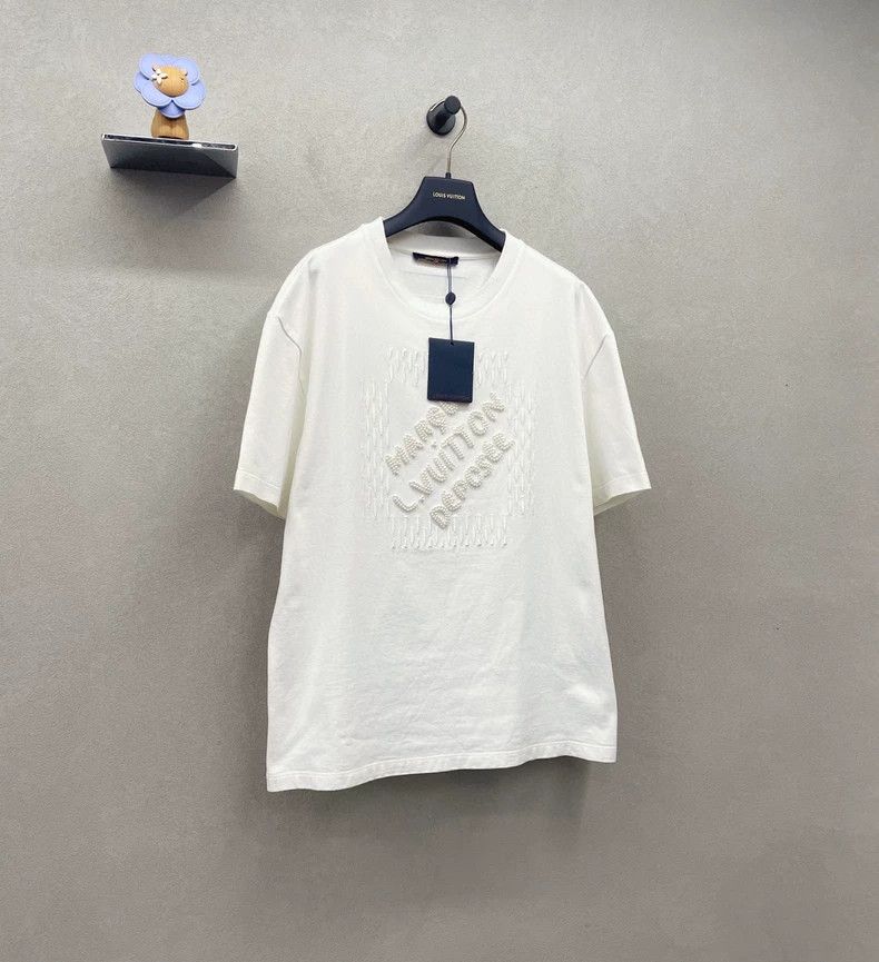 Louis Vuitton Louis Vuitton Pearl Embroidery Casual T-shirt- DMC Size US XXL / EU 58 / 5 - 3 Thumbnail