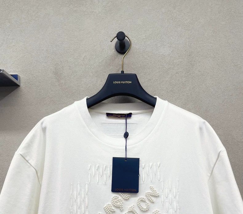Louis Vuitton Louis Vuitton Pearl Embroidery Casual T-shirt- DMC Size US XXL / EU 58 / 5 - 4 Thumbnail