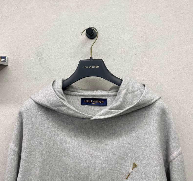 Louis Vuitton Gray Cashmere Hoodie Size L- DMC Size US L / EU 52-54 / 3 - 6 Thumbnail