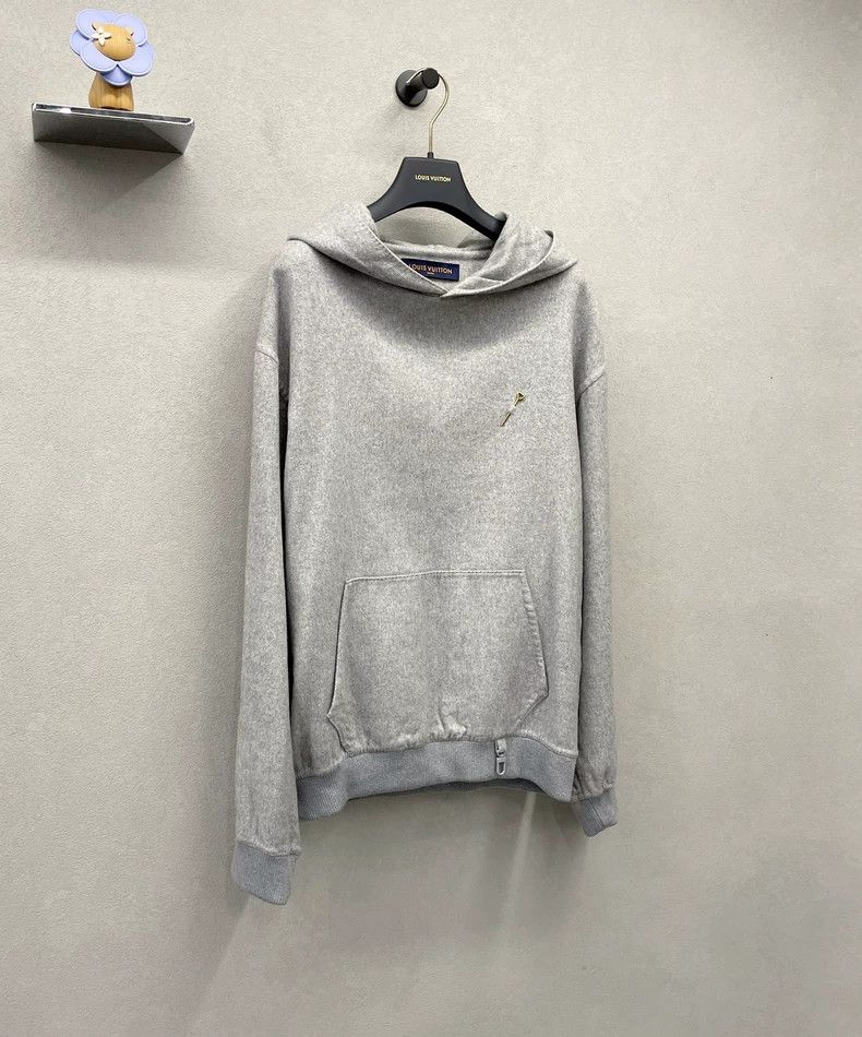 Louis Vuitton Gray Cashmere Hoodie Size L- DMC Size US L / EU 52-54 / 3 - 3 Thumbnail