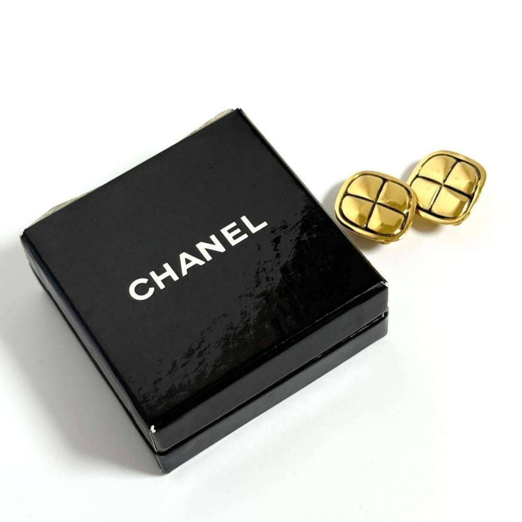 Chanel Chanel Women's Vintage Clip Earrings Matelasse Size ONE SIZE - 10 Thumbnail