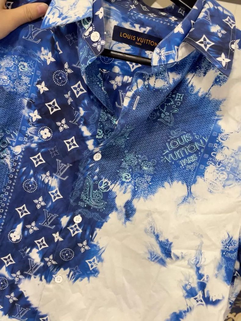 Louis Vuitton Gradient Ink Print Short Sleeve Shirt- DMC Size US M / EU 48-50 / 2 - 6 Thumbnail