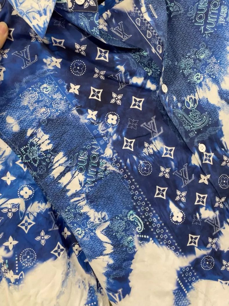 Louis Vuitton Gradient Ink Print Short Sleeve Shirt- DMC Size US M / EU 48-50 / 2 - 7 Thumbnail