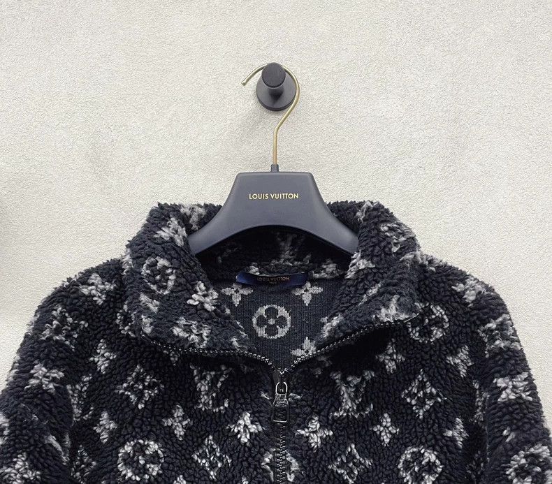 Louis Vuitton Luxury Logo Patterned Fleece Jacket Size S- DMC Size US S / EU 44-46 / 1 - 4 Thumbnail