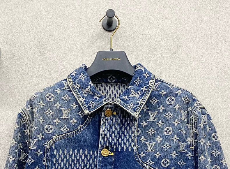 Louis Vuitton Louis Vuitton Logo Pattern Denim Jacket- DMC Size US L / EU 52-54 / 3 - 4 Thumbnail