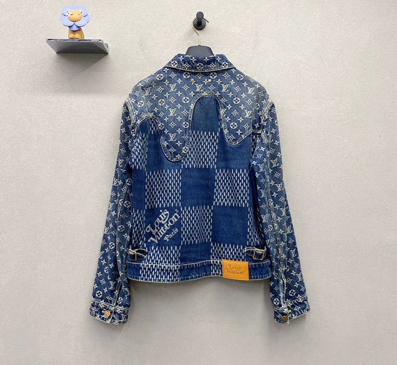 Louis Vuitton Louis Vuitton Logo Pattern Denim Jacket- DMC Size US L / EU 52-54 / 3 - 2 Thumbnail